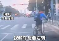 男孩骑车被后车按喇叭，生气堵车前不走，网友:年纪不大脾气不小