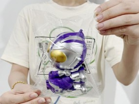 奥特曼手指投影仪怎么玩？使用过程中有哪些技巧？