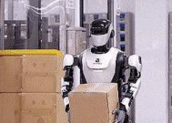 可以更换头部的机器人有哪些？各自的特色是什么？