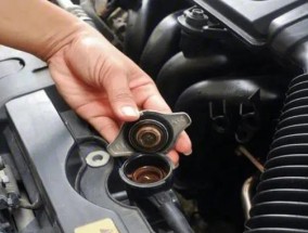 电车散热器安装步骤是什么？