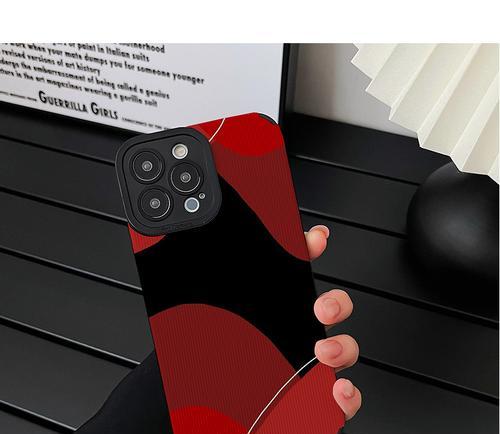 黑色iPhone15Pro应该搭配哪种手机壳？  第2张