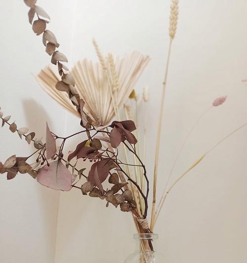 电脑桌永生花摆放技巧是什么？  第3张