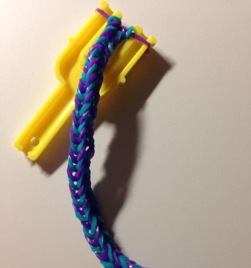 用皮筋制作手机支架的方法？需要哪些技巧？  第1张
