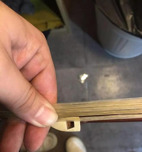 手机粘毛支架安装步骤是什么？如何正确安装？  第3张