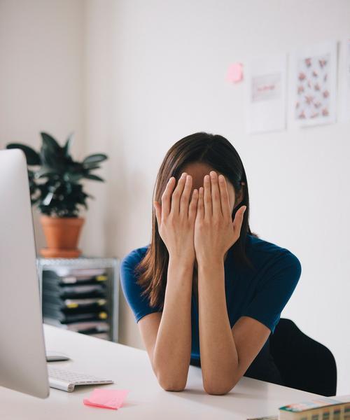 长时间看显示屏眼睛为何会感到疲劳？如何缓解眼部疲劳？  第3张