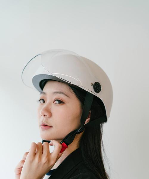 遮电瓶车帽子的正确佩戴方法是什么？  第2张