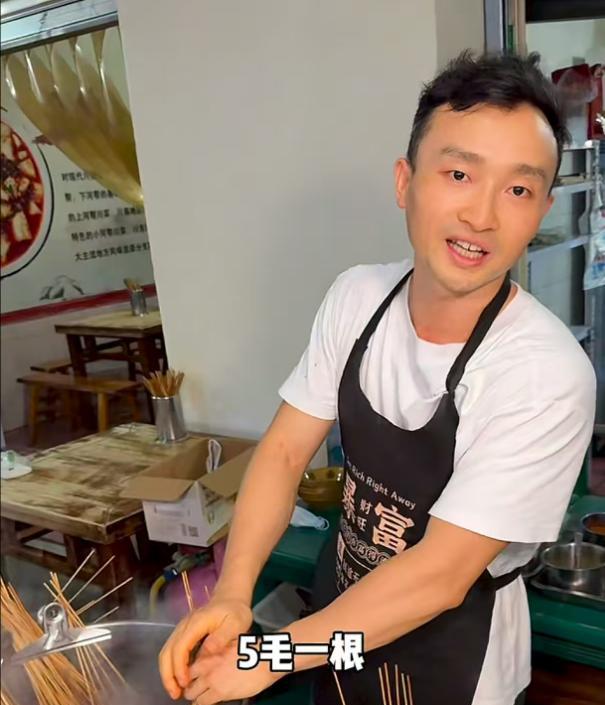 一个鸡爪10根签，美女吃四川串串花了418元，饭店曝光引网友狂喷  第4张
