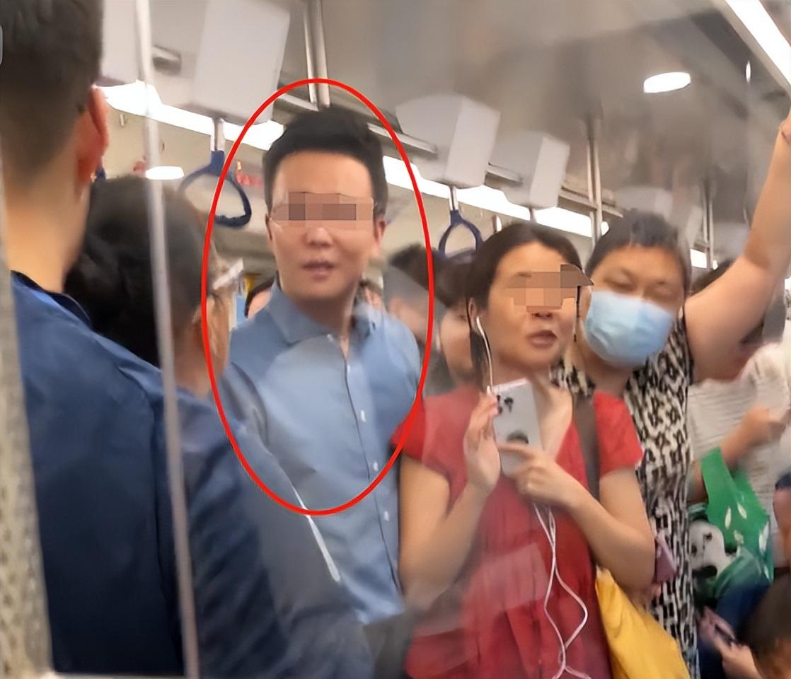 大妈地铁辱骂乘客后续，乘警面前叫嚣，知情者透更多，平时就嚣张  第11张