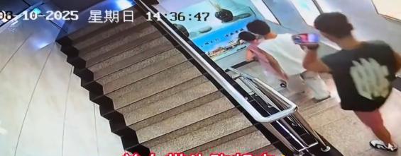 一家五口逃单后续，女子长相漂亮身材好，完整监控曝光，早有预谋  第14张