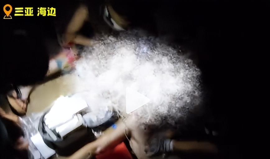 男子三亚溺亡后续，漂亮妻子崩溃大哭，女儿目睹全程，网友不同情  第24张