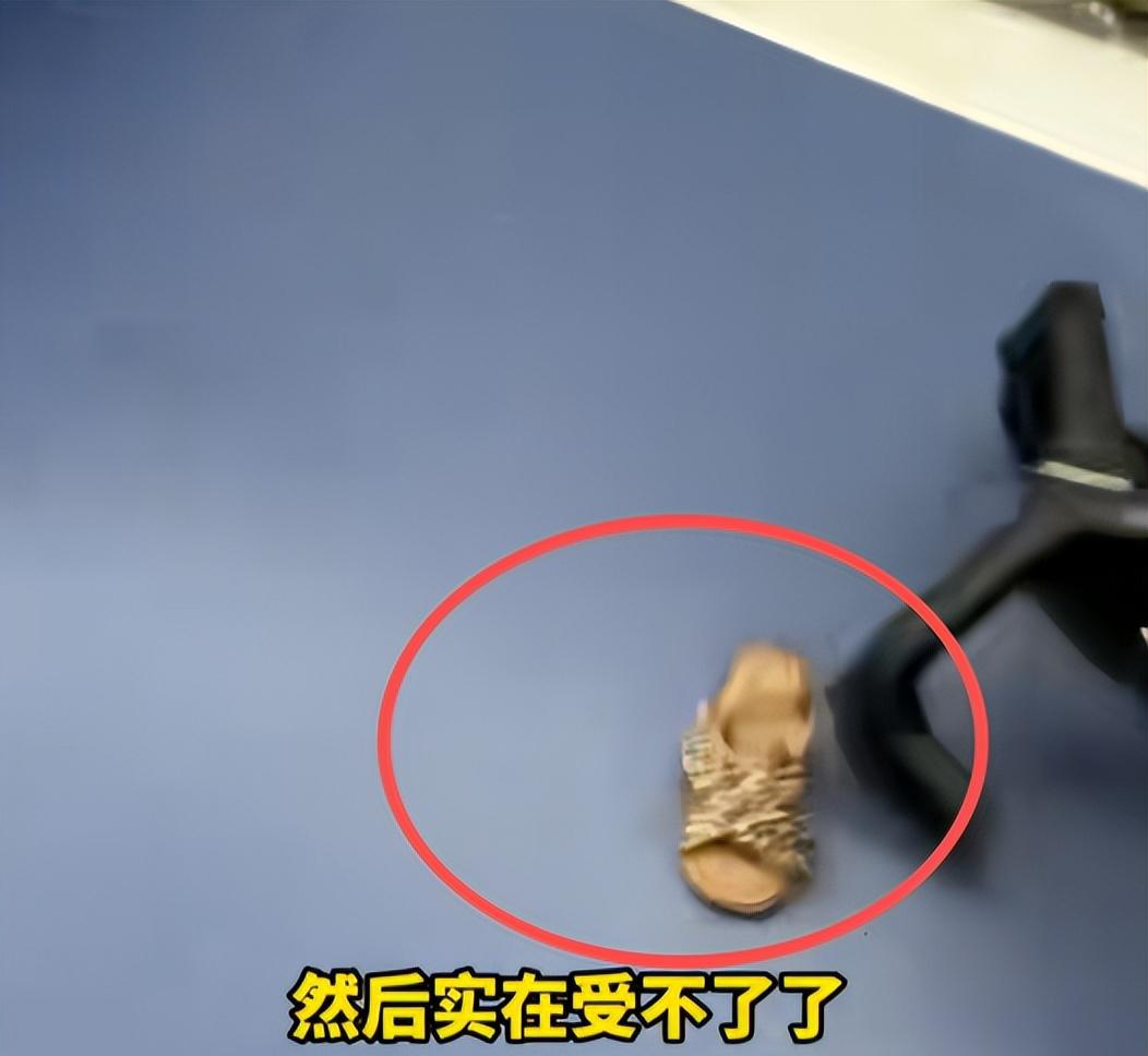 小孩地铁霸占仨座位后续！脱鞋踹人，家长不管，“地铁判官”出手  第8张