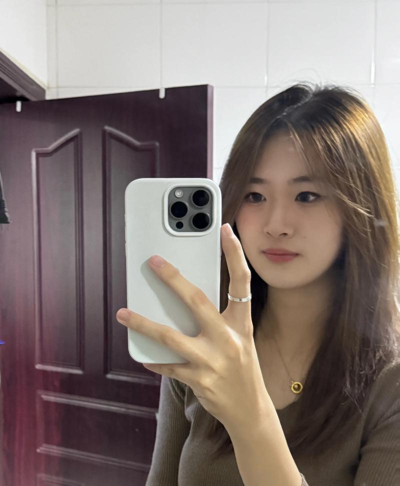 手机对镜拍摄像头有什么用？功能特点是什么？  第2张