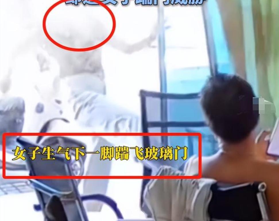 女子拿外卖踹门后续！和解遭拒，人被拘留，老板驱车离开当地  第5张
