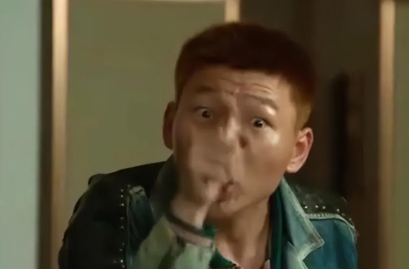 首映日仅15万票房，《狂飙》阿如那主演电影惨败，徐峥也栽个跟头  第2张