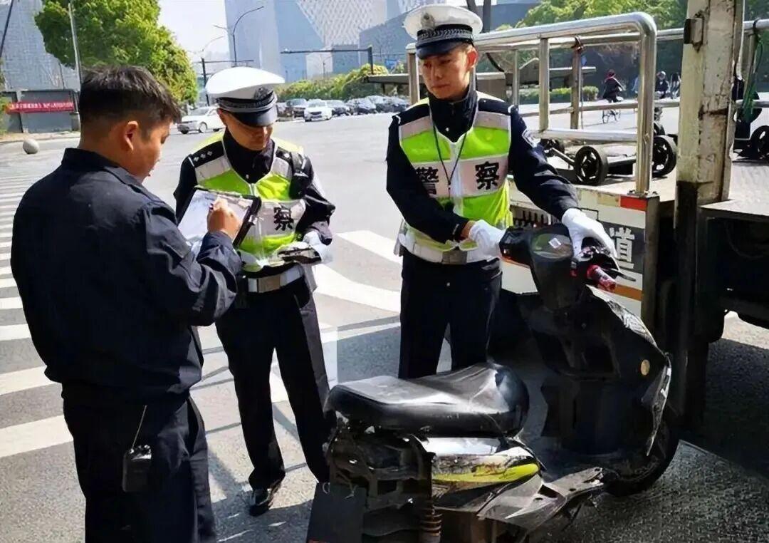 4月1日起，这2类电动车禁止上路！3种车放心骑，上路不查不罚不扣  第3张
